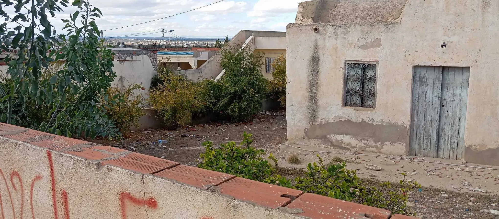 بيع قطعة أرض مسجّلة