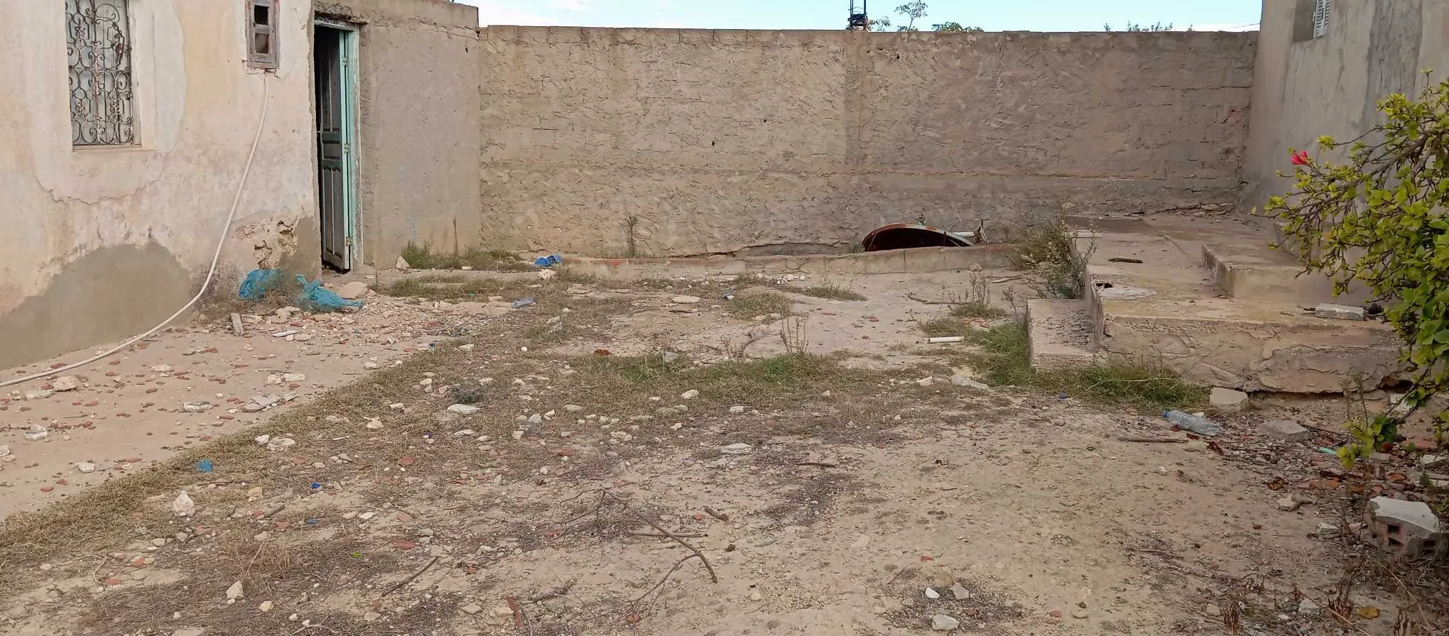 بيع قطعة أرض مسجّلة