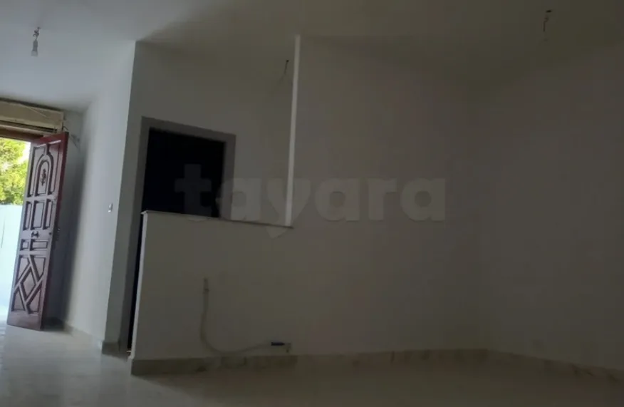 Location S3 vide usage bureautique a El Menzah 5
