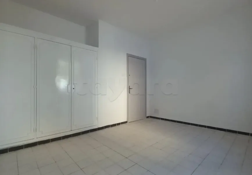 Location S3 vide usage bureautique a El Menzah 5