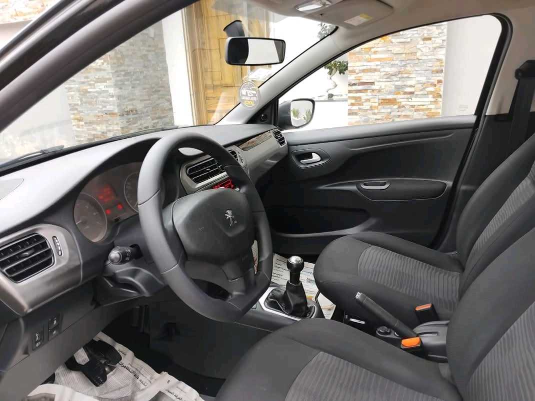 PEUGEOT 301 ACCESS PREMIÈRE MAIN 