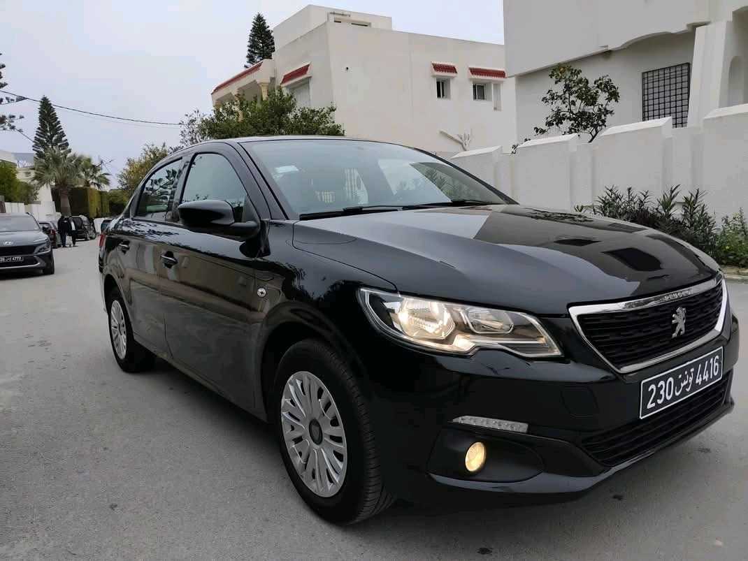 PEUGEOT 301 ACCESS PREMIÈRE MAIN 