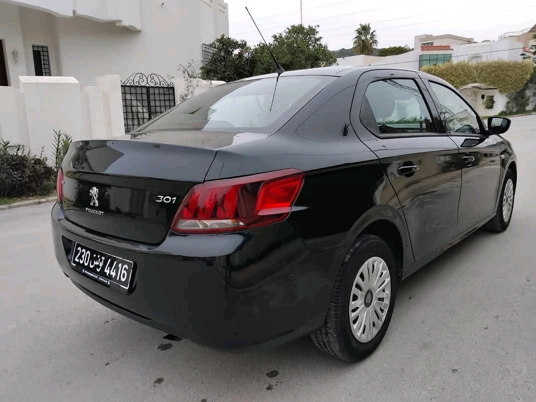 PEUGEOT 301 ACCESS PREMIÈRE MAIN 