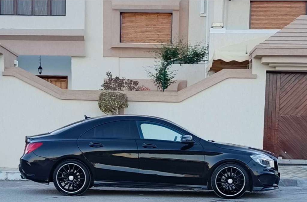 đ Mercedes CLA 200