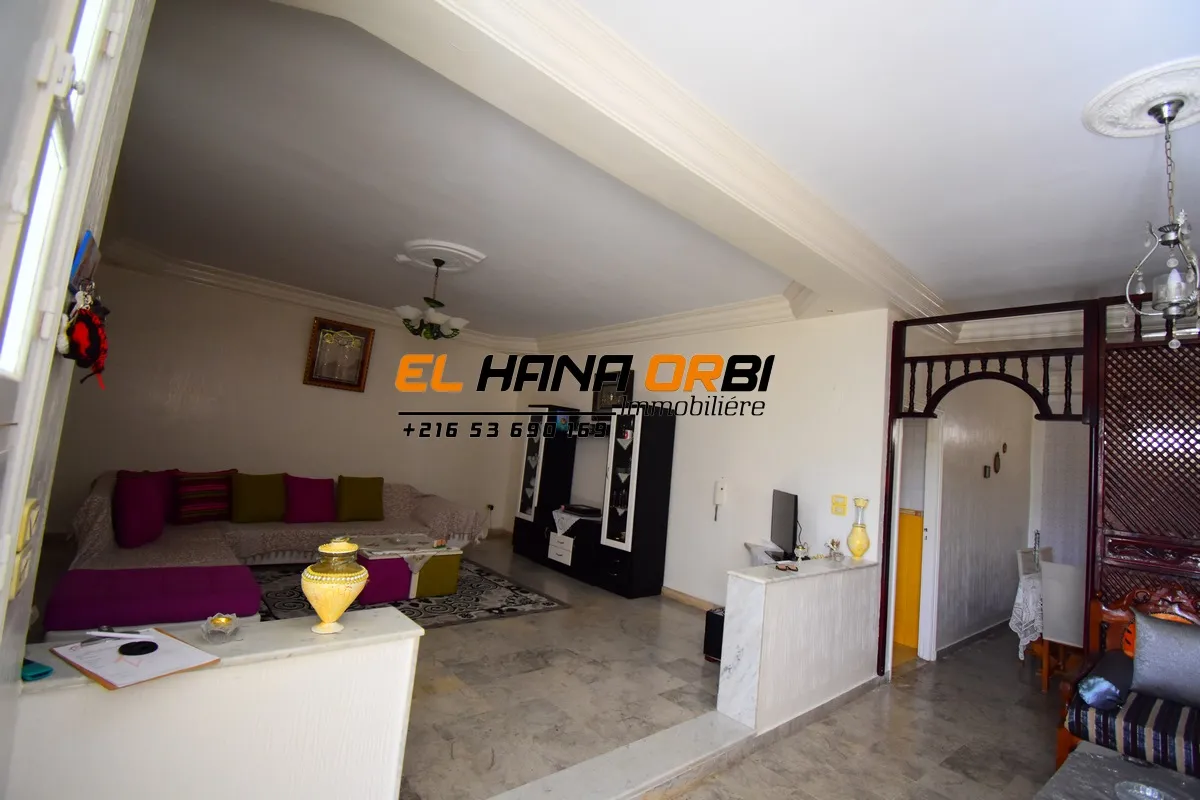 À vendre, rez-de-chaussée avec studio indépendant
