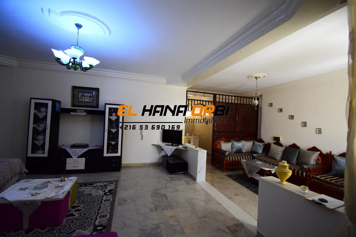 À vendre, rez-de-chaussée avec studio indépendant