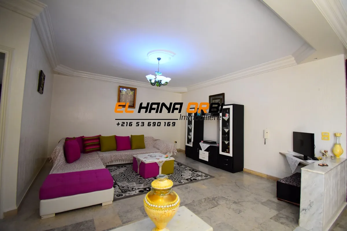 À vendre, rez-de-chaussée avec studio indépendant