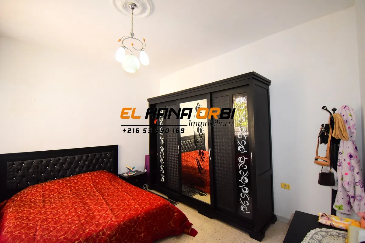 À vendre, rez-de-chaussée avec studio indépendant