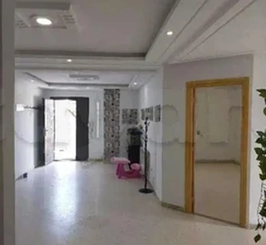 Location S3 vide à Jardin D'el Menzah 2