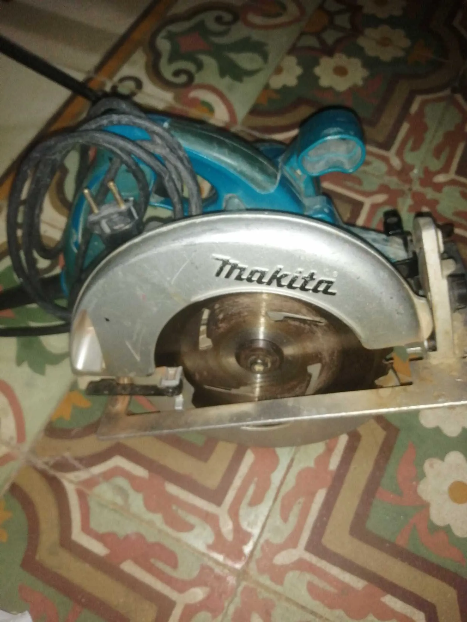 Scie circulaire makita 5007N