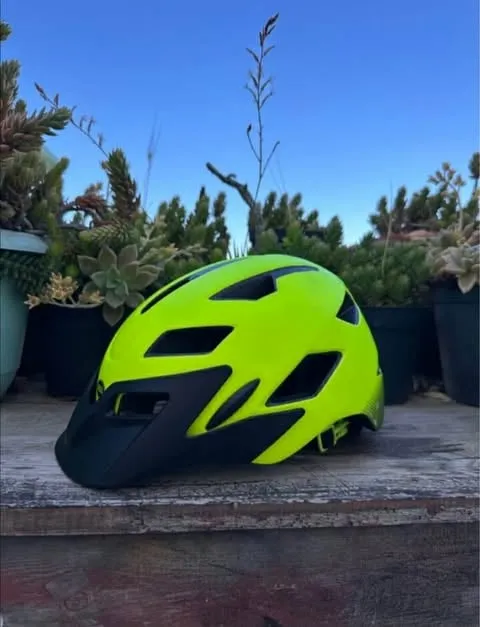Casque Bell VTT / Trail – Jaune fluo & Noir – Taille réglable (53-60cm)
