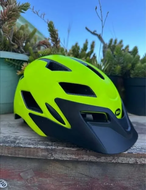 Casque Bell VTT / Trail – Jaune fluo & Noir – Taille réglable (53-60cm)