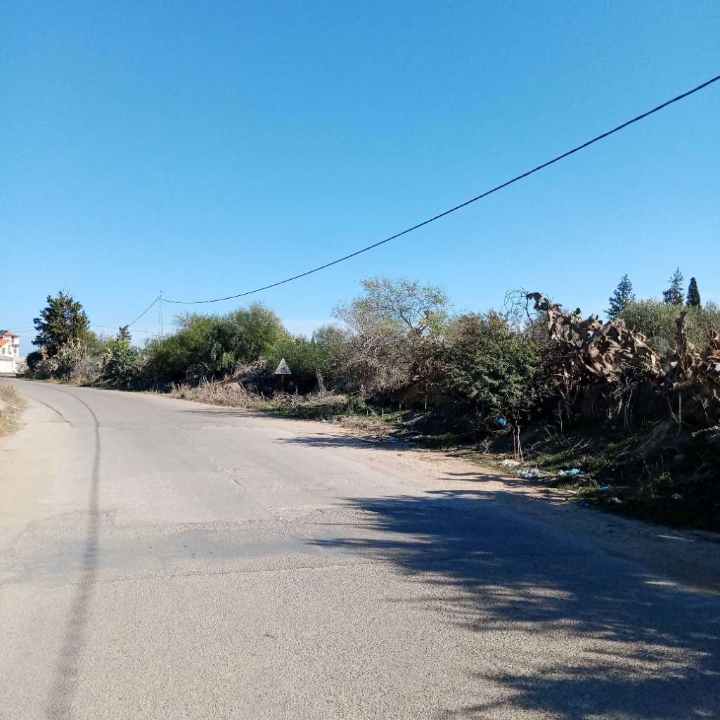 أرض فلاحية بموقع ممتاز لبيع جزء منها