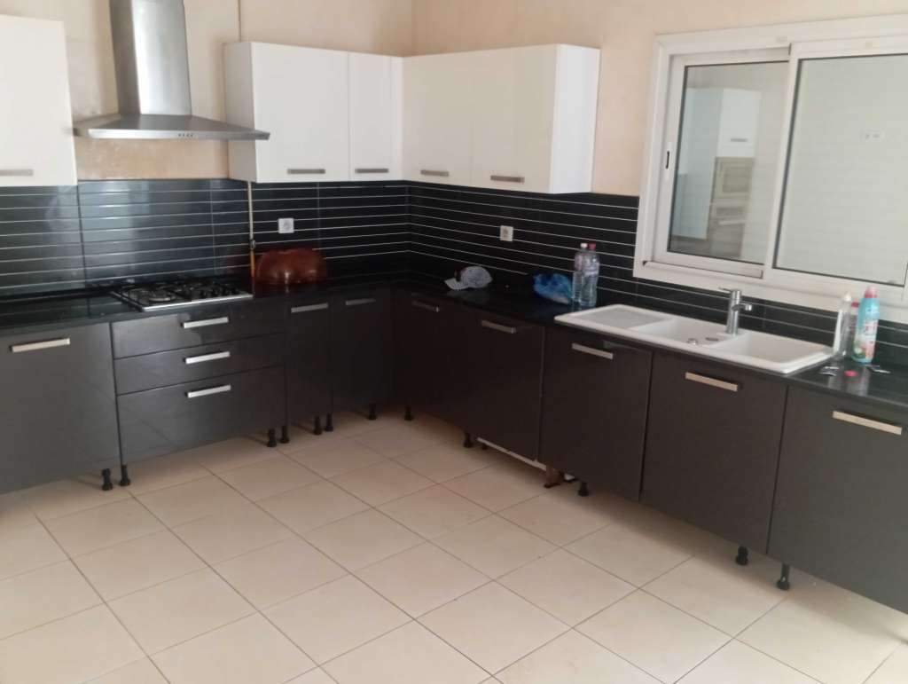 A louer appartement s+3 lac2