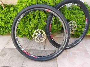 Roues VTT 29  fulcrum axe 12 et axe 15