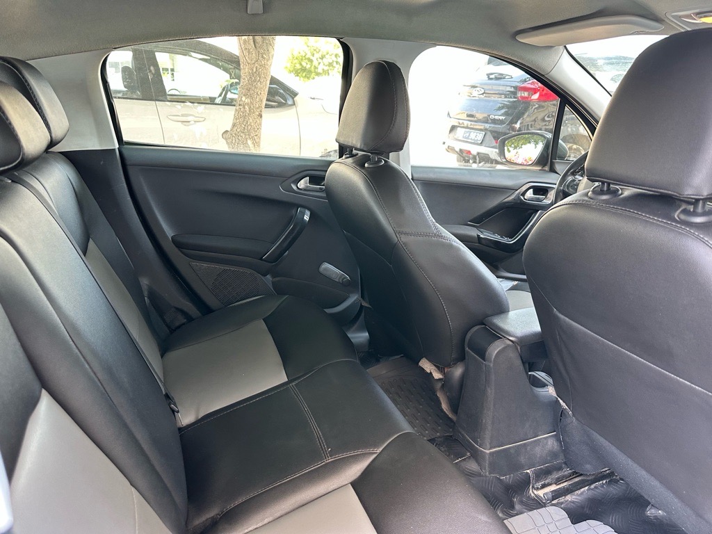 PEUGEOT 208 ALLURE