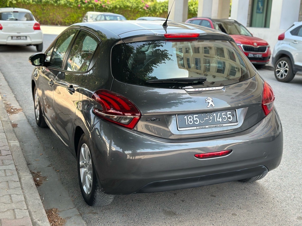 PEUGEOT 208 ALLURE