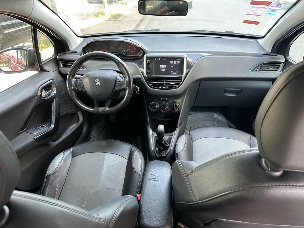 PEUGEOT 208 ALLURE