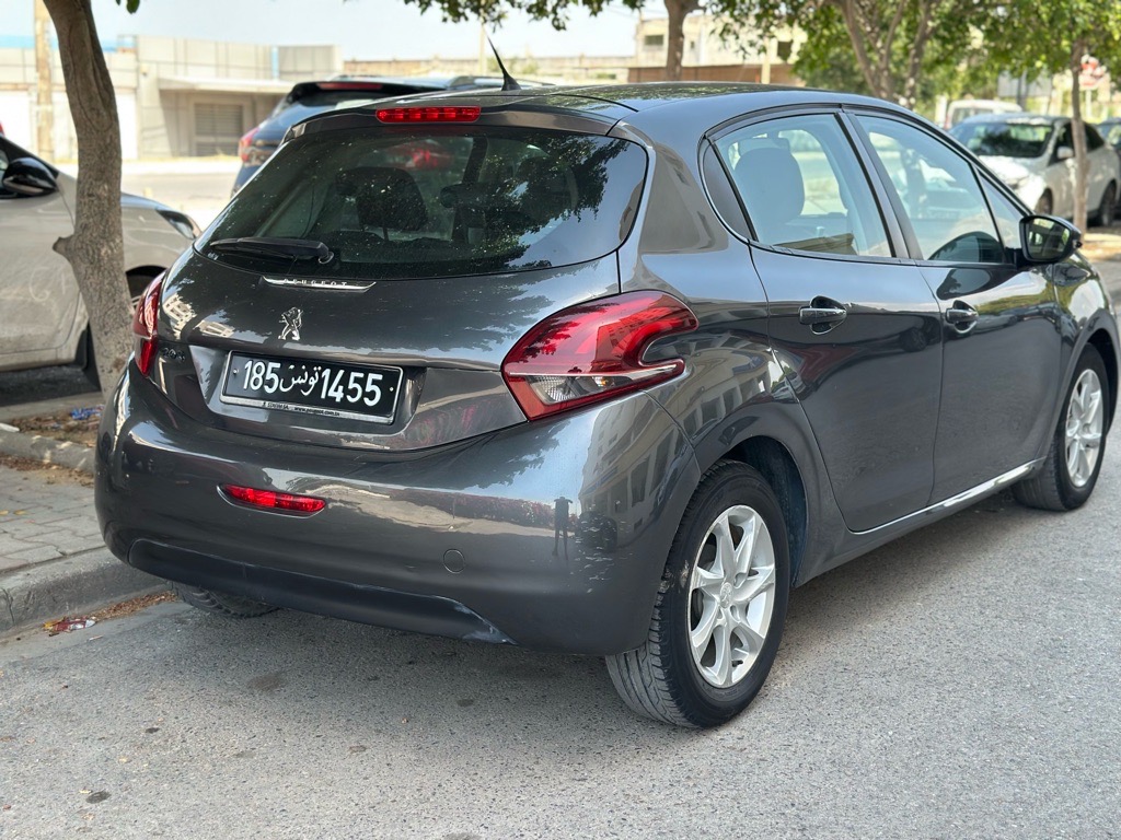PEUGEOT 208 ALLURE