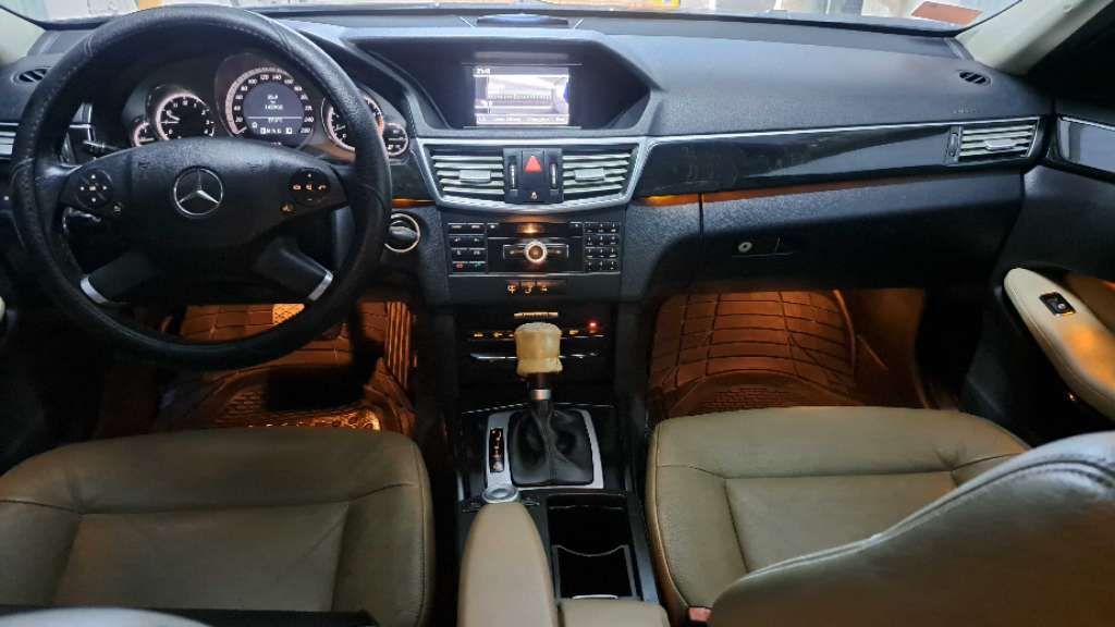 Mercedes E200