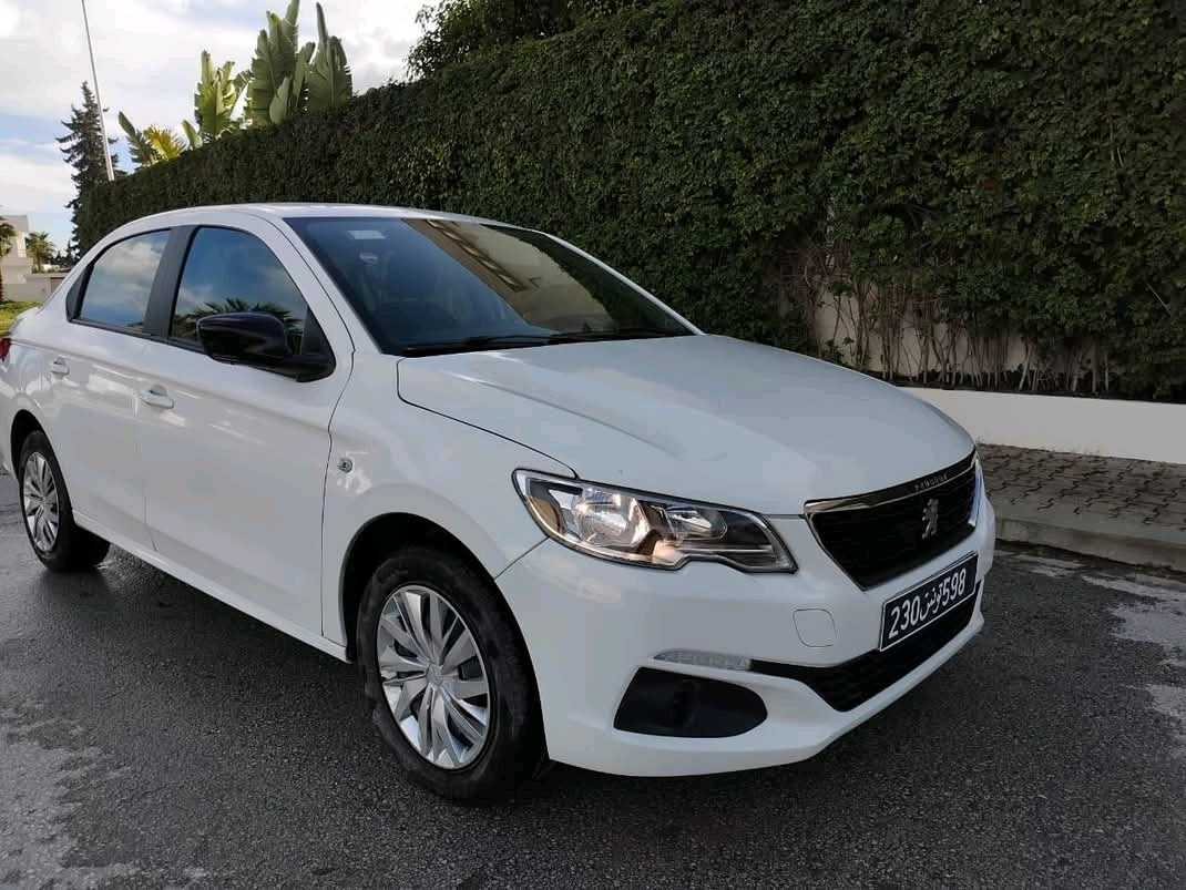 PEUGEOT 301  PREMIÈRE MAIN EN EXCELLENT ÉTAT 