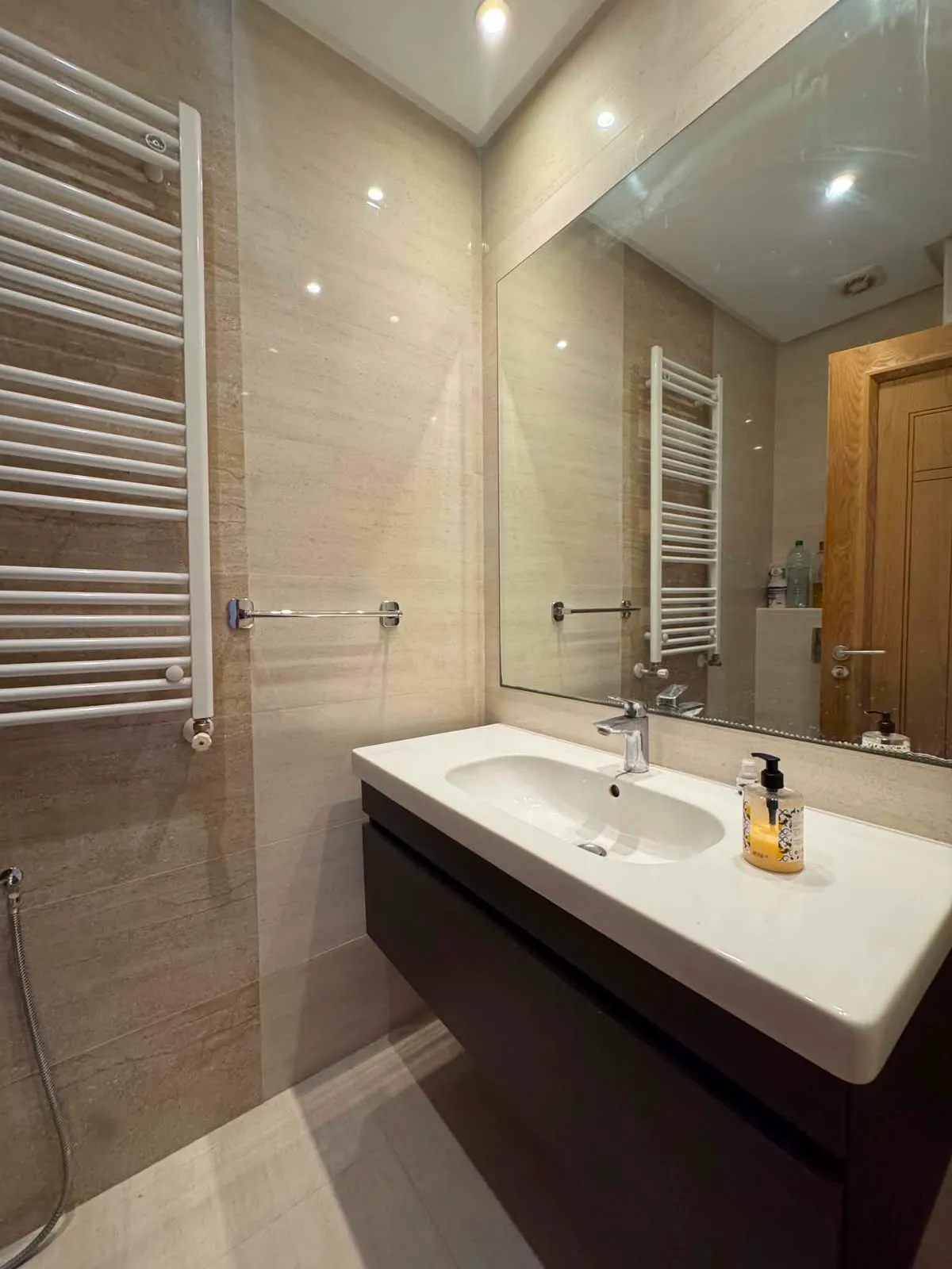 A Vendre Appartement S+2 à Jardin d'el Menzah 2