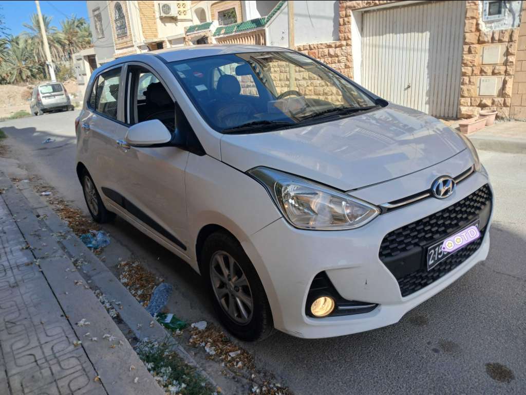 HYUNDAI GRANDE i10 BVA BOÎTE AUTO ESSENCE Tel 24 313 594 