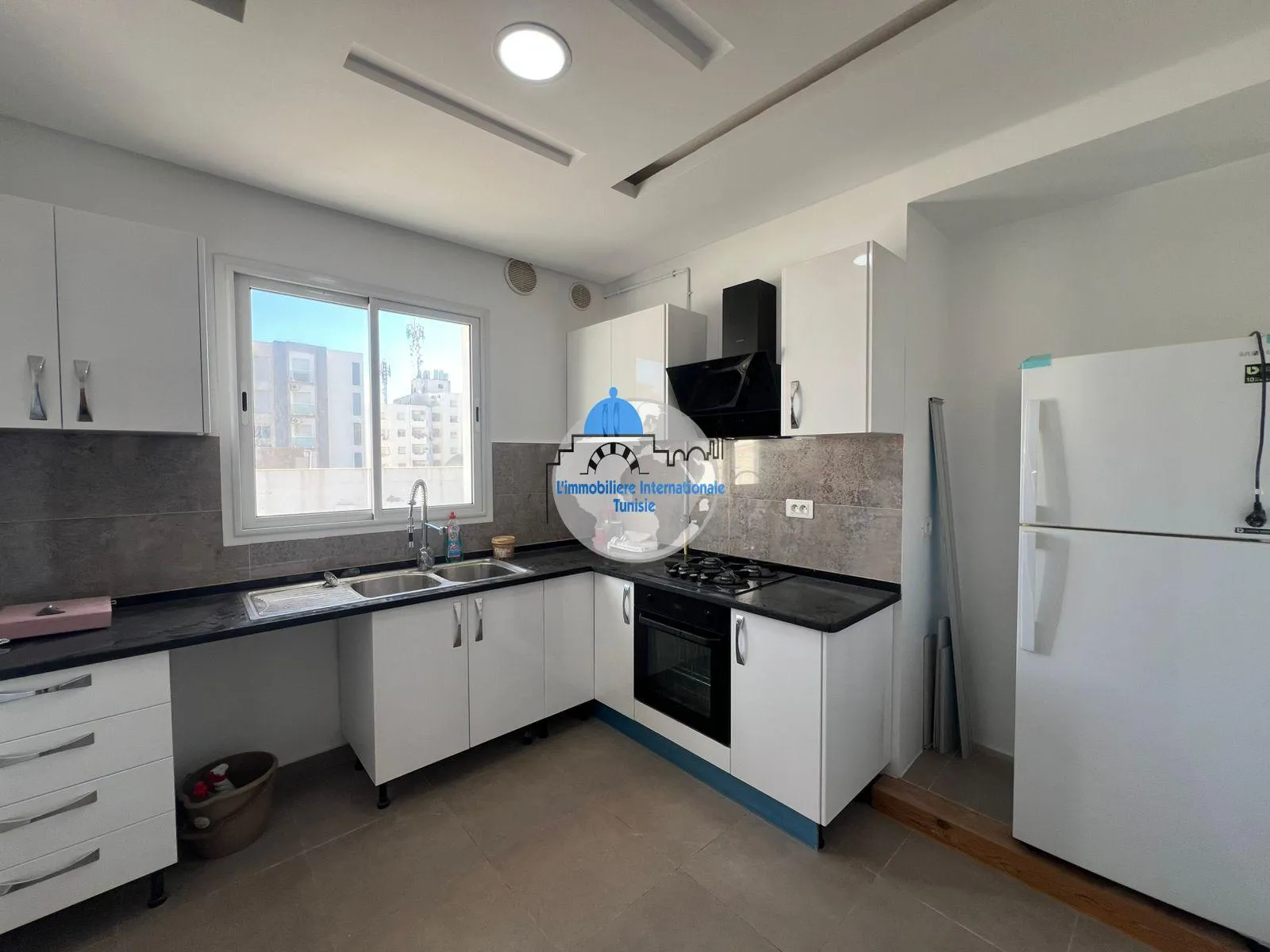 À vendre : Appartement S+2 avec parking -Khzema Est