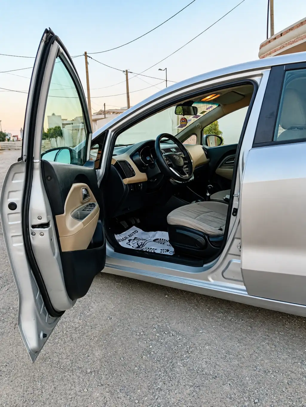 Kia Rio Premier Main ✋