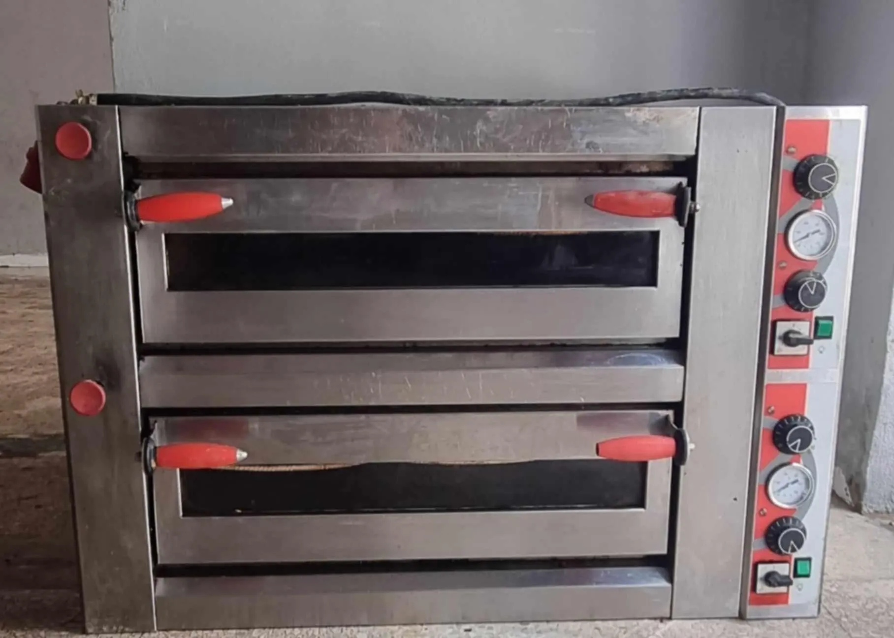 FOUR PIZZA ELECTRIQUE