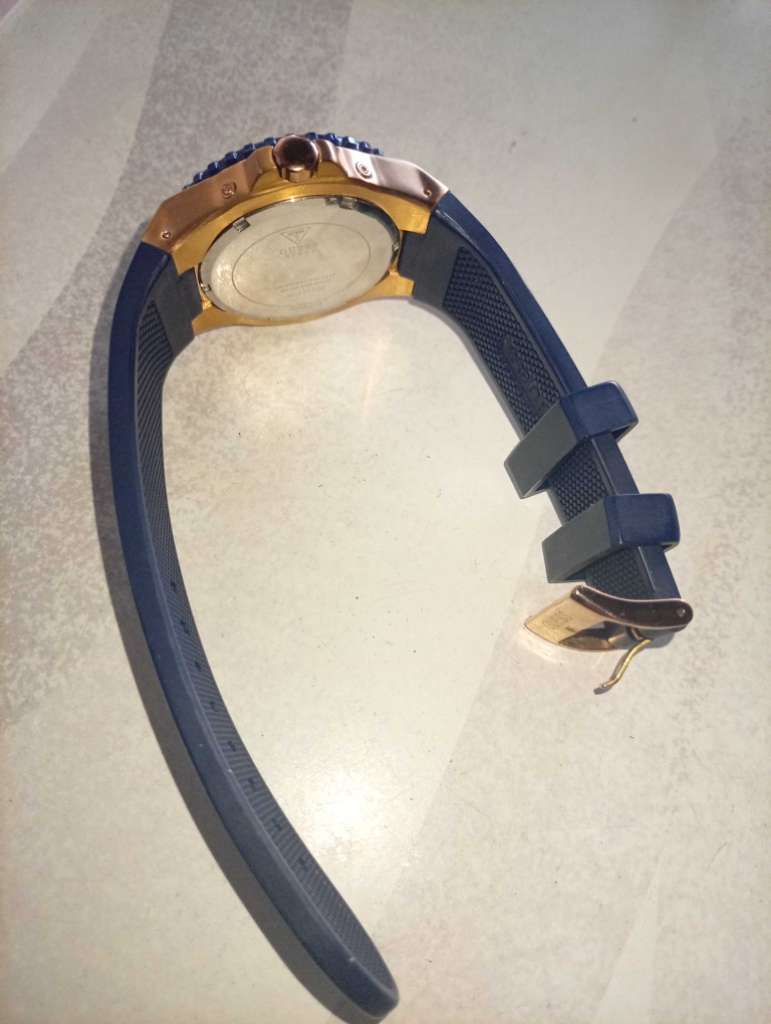 Guess ORIGINAL MODEL 2023