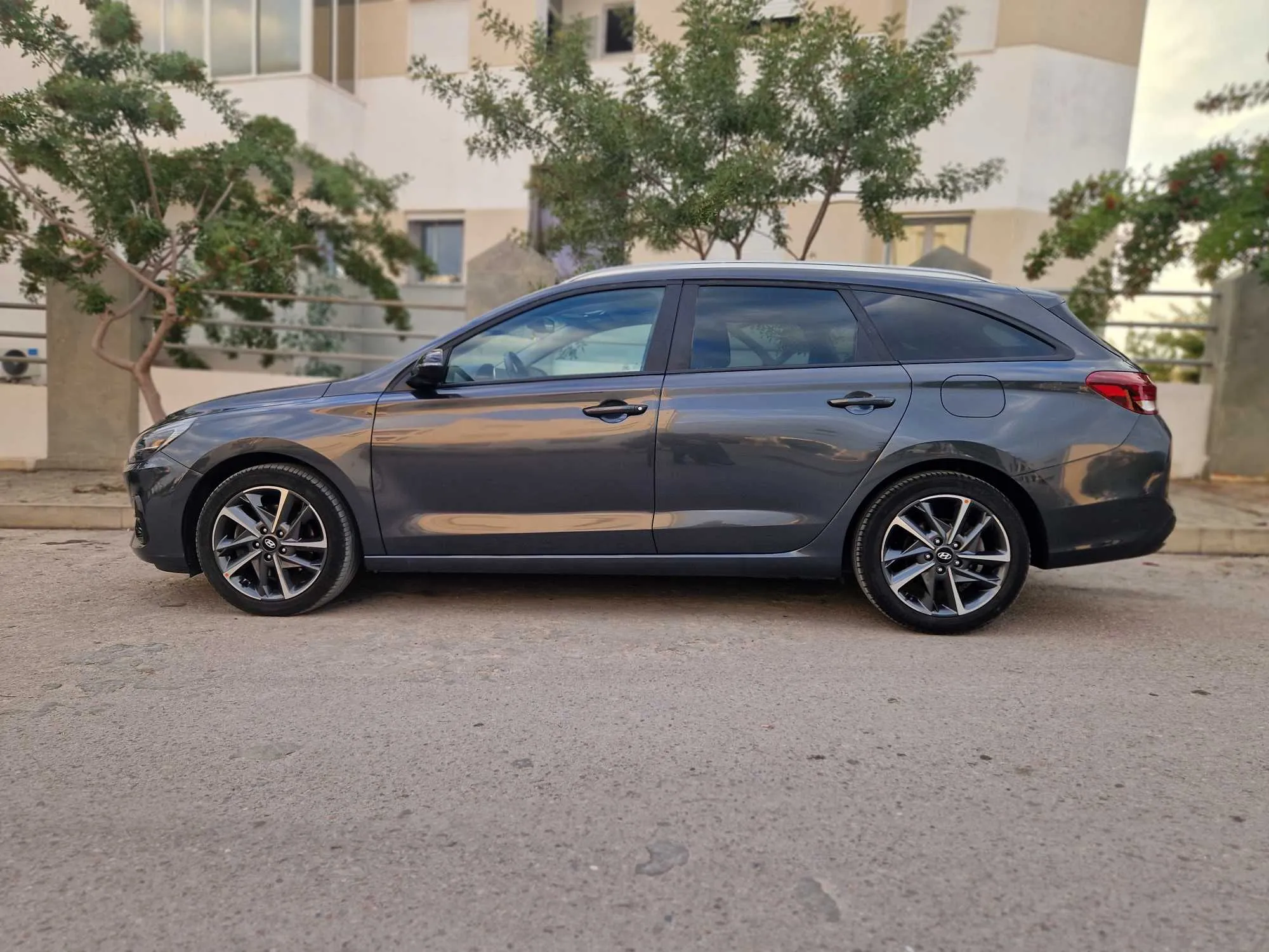 Hyundai I30 essence+ Toit panoramique