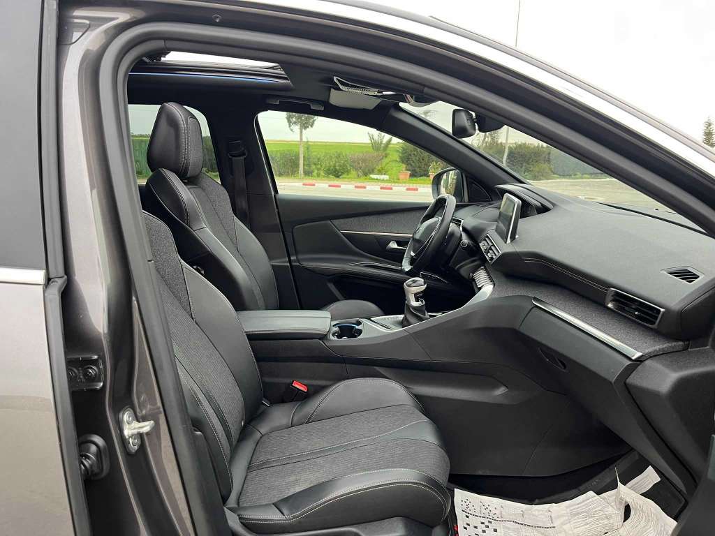 Peugeot 3008 GT Line premium Dissel boite 6 TT option importé état neuf 
