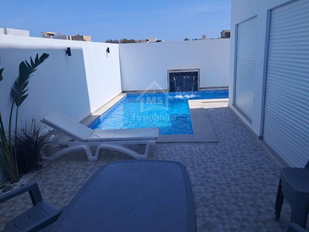 Villa toute neuve S+3 avec piscine à Hammamet Sud à vendre