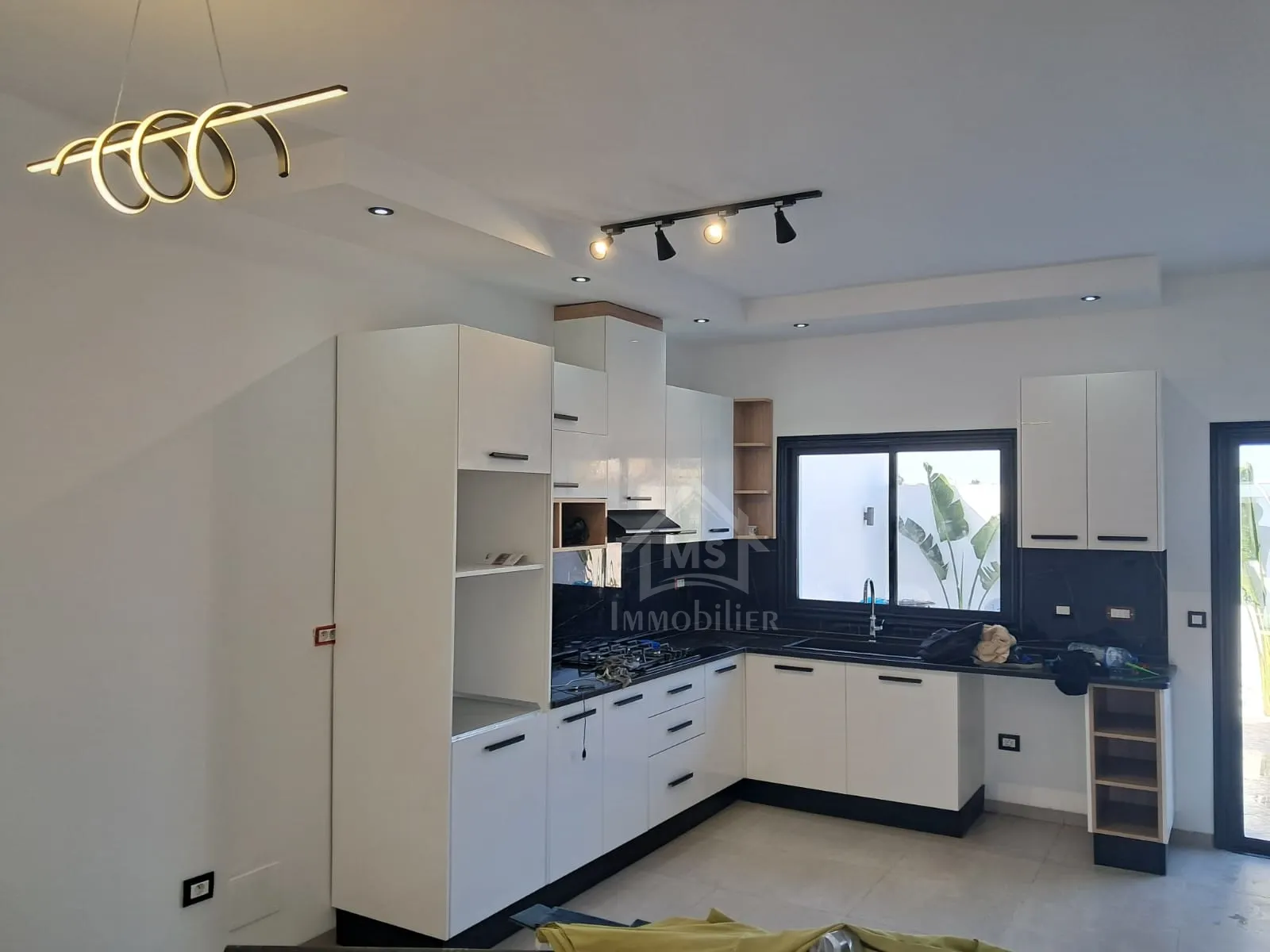 Villa toute neuve S+3 avec piscine à Hammamet Sud à vendre