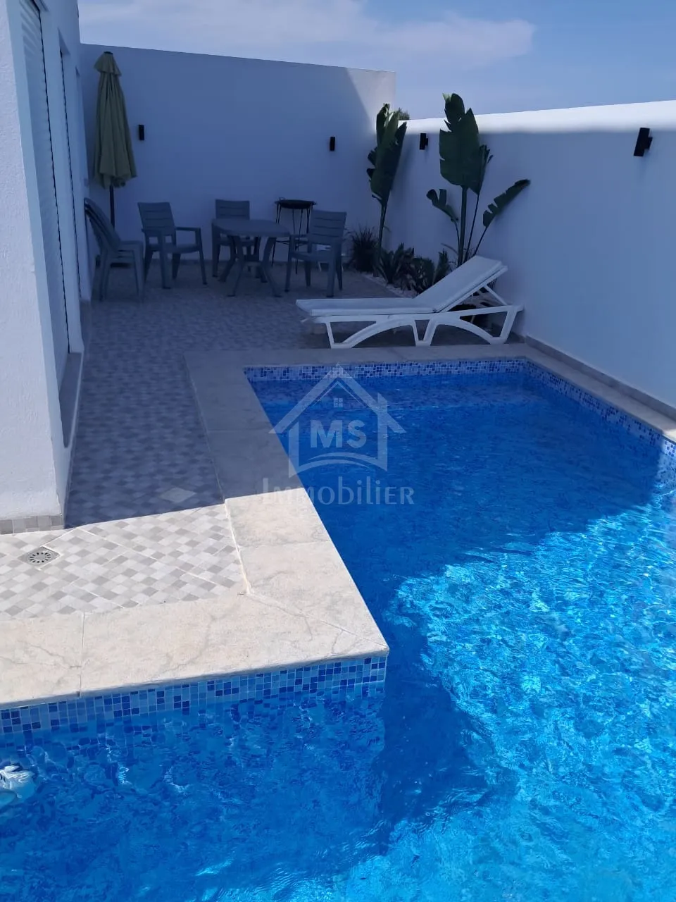 Villa toute neuve S+3 avec piscine à Hammamet Sud à vendre