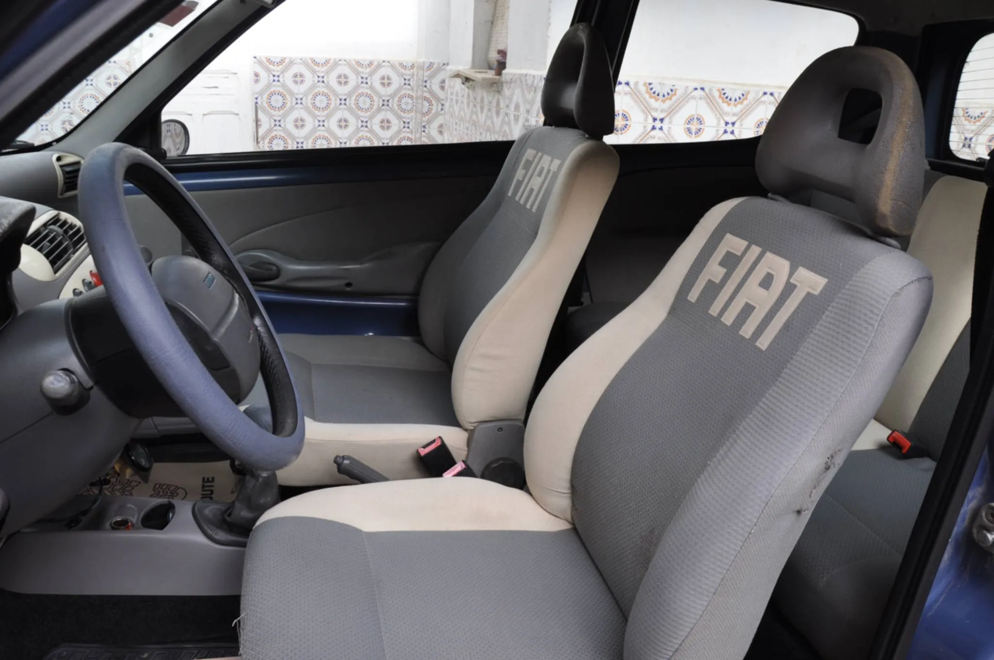 A vendre une belle Fiat SEICENTO (600)  Tel : 43.097.528