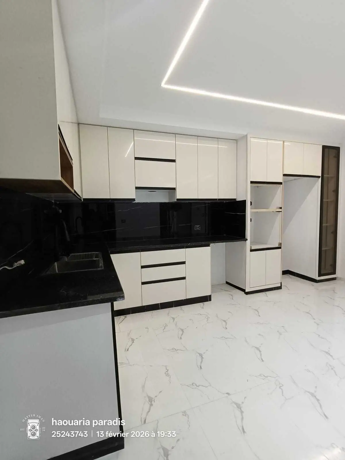 للبيع منزل مستقل وسط مدينة الهوارية