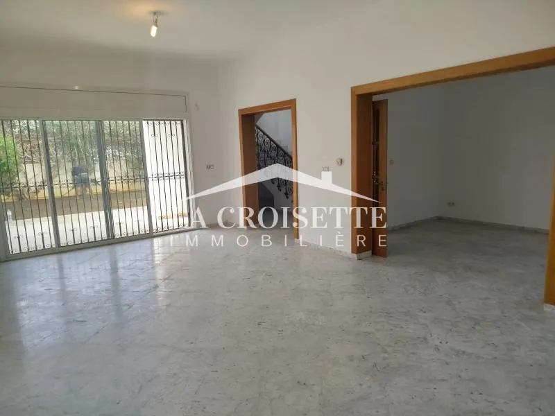 Villa S+4 avec jardin et piscine à La Marsa MVL0130
