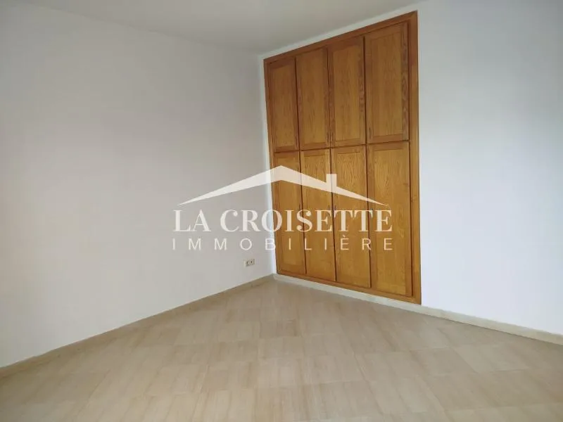 Villa S+4 avec jardin et piscine à La Marsa MVL0130