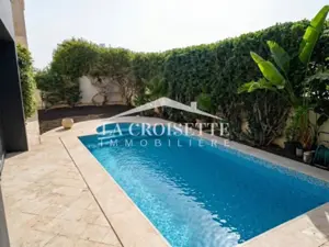 Villa S+4 avec jardin et piscine à La Marsa MVL0130
