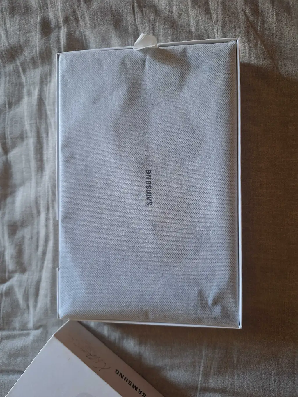 Tablette samsung A8 64 GO cachetée jamais utilisée