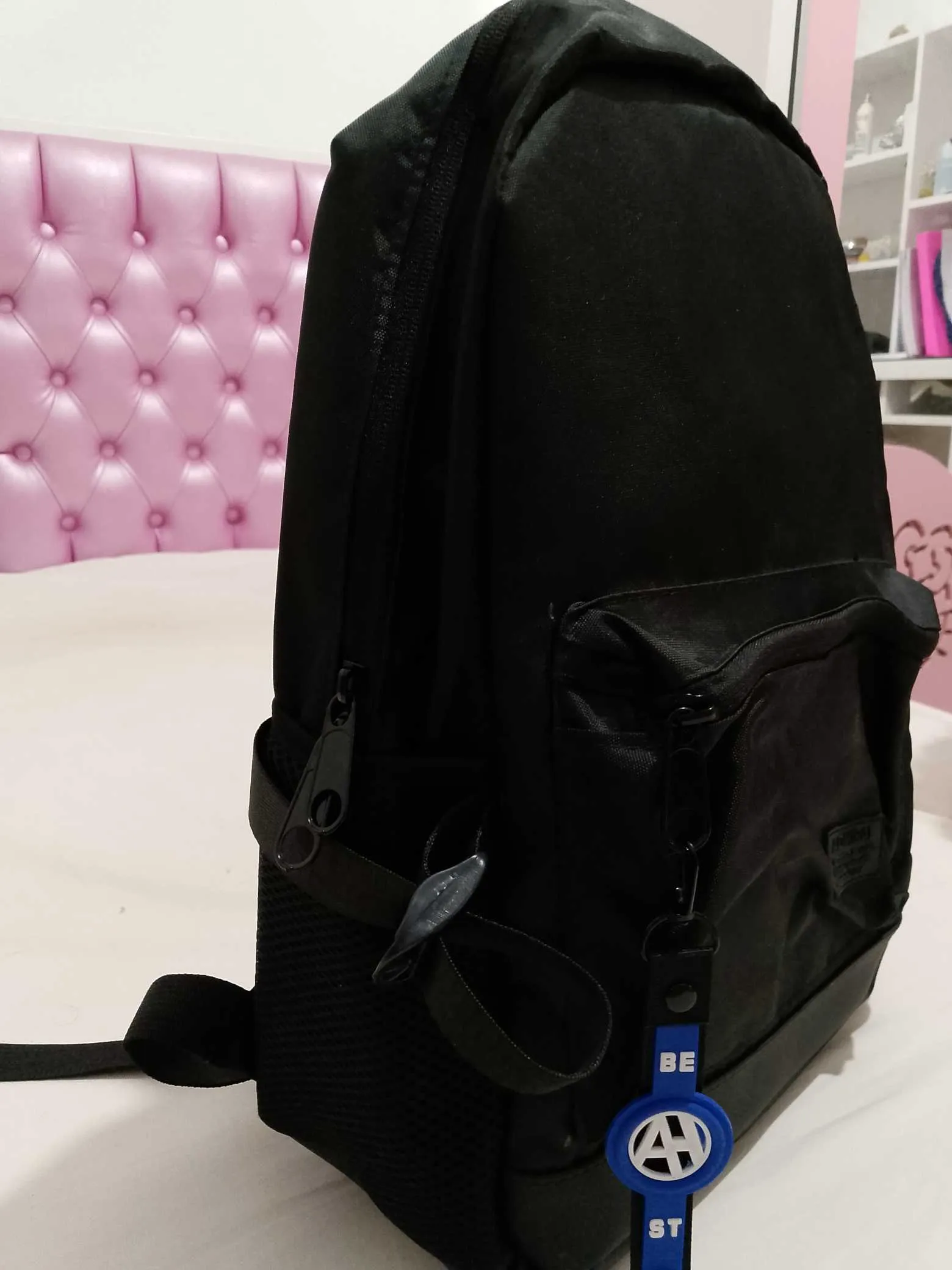 Sac à dos noir neuve jamais porté 