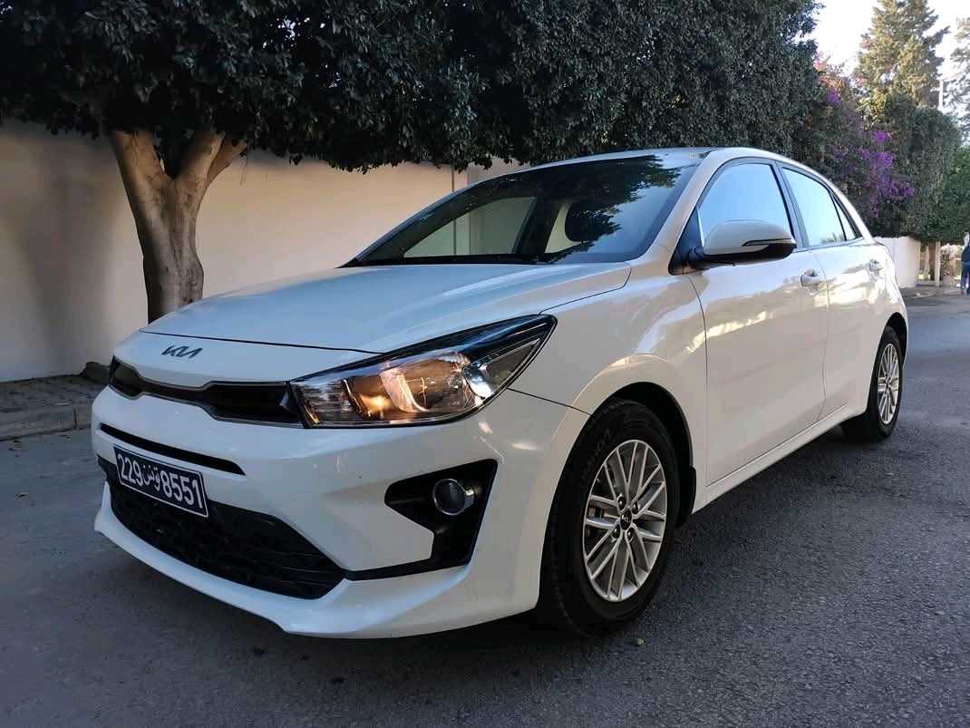 KIA RIO COUPÉ PREMIÈRE MAIN EN EXCELLENT ÉTAT 