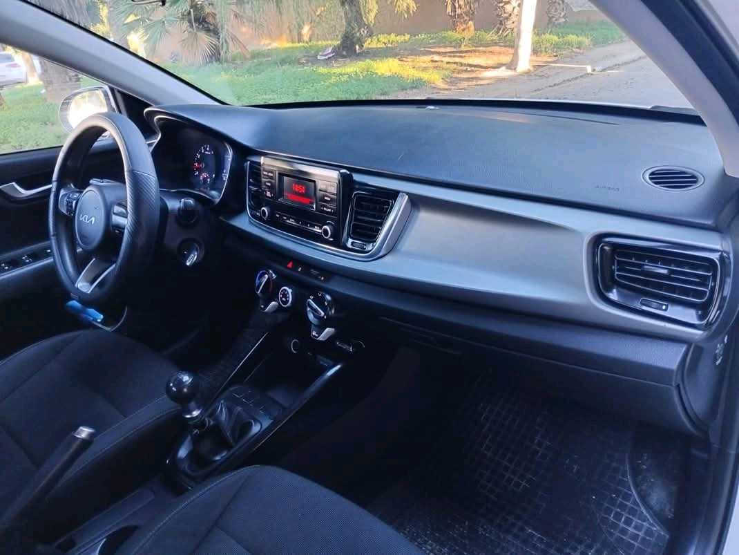 KIA RIO COUPÉ PREMIÈRE MAIN EN EXCELLENT ÉTAT 