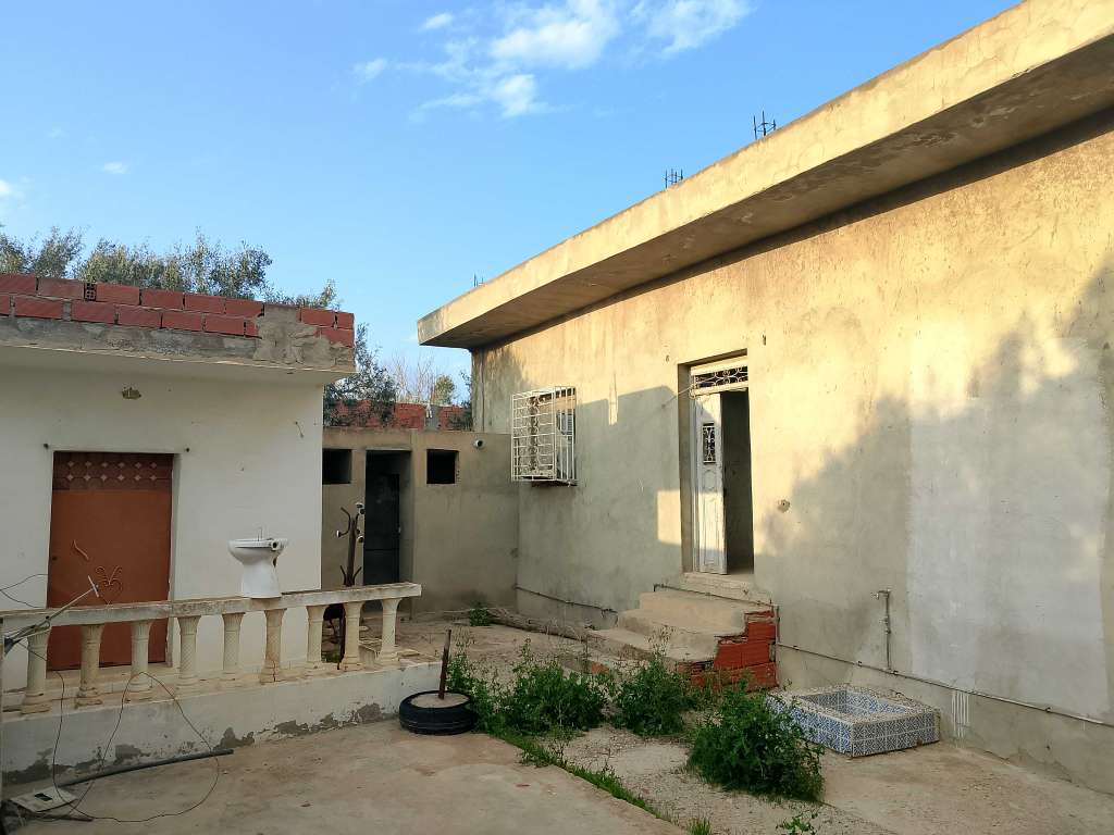 دار عربي في أكودة للبيع ميساحتها 315م 53609830