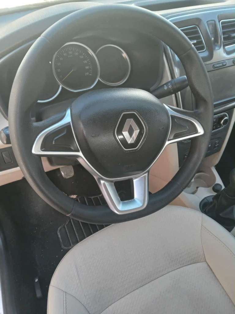 Très très jolie Renault symbole élégance 1ère main tél 58515969