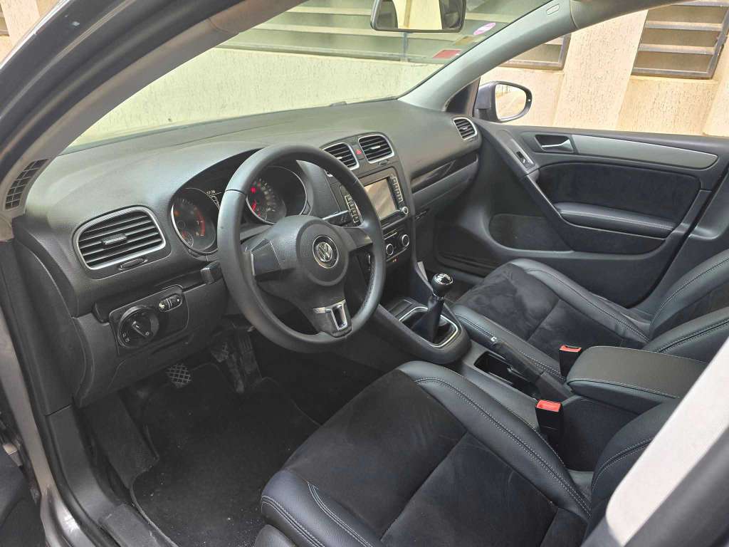 Volkswagen Golf6 1.4 essence 🇩🇪 
🎈On accepte l'échange des voitures