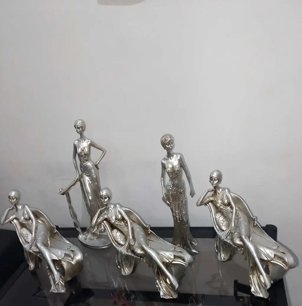 Ensemble de statutes Décoratives