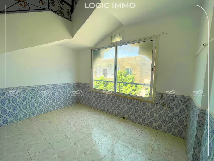 A vendre une duplex S+4 située à Bou ficha